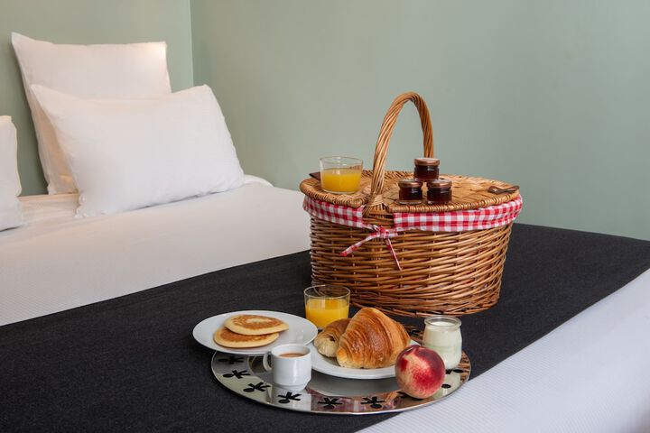Breakfast/Coffee Service 35 of 38