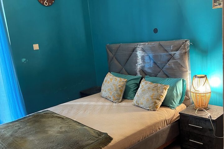 Room 2 of 17