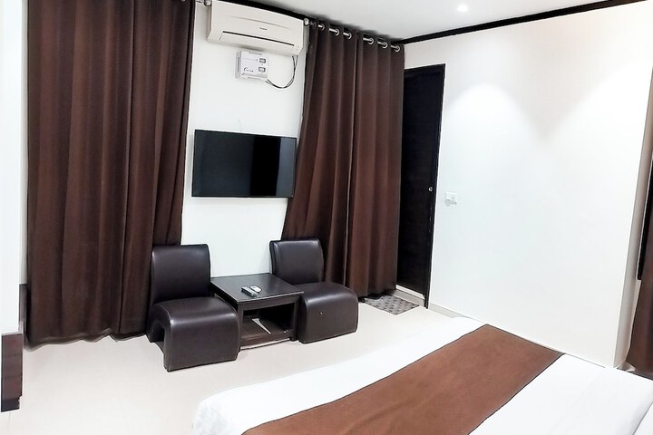 Room 14 of 18