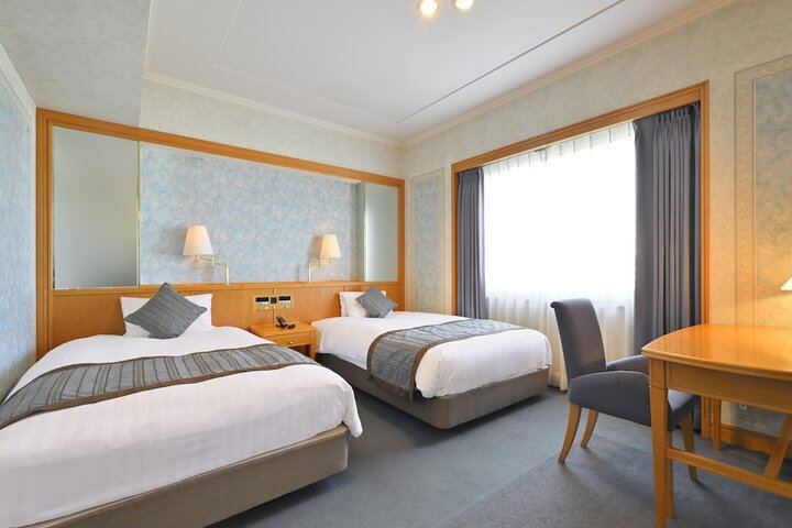 Room 12 of 51