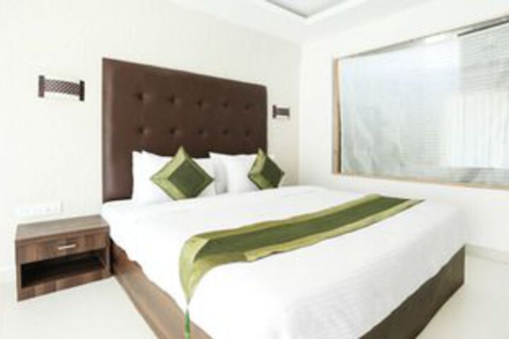 Room 19 of 34
