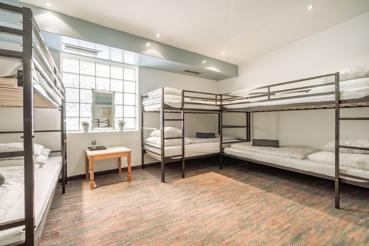 Room 33 of 84