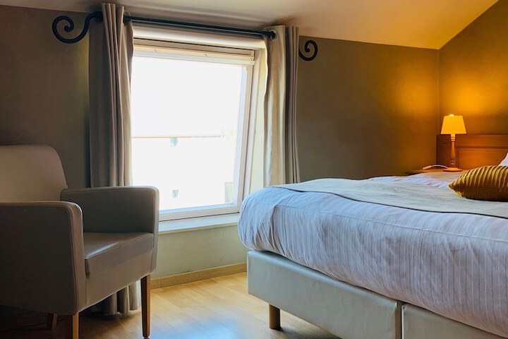 Room 9 of 51