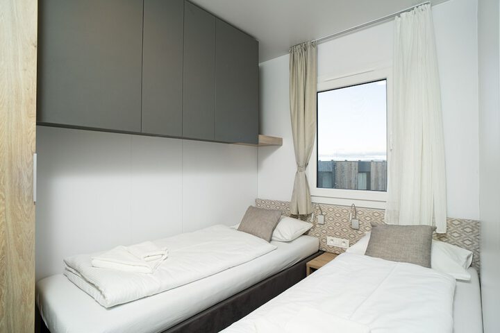 Room 4 of 35