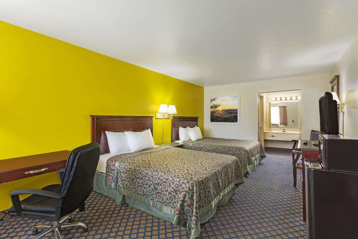 Room 4 of 20
