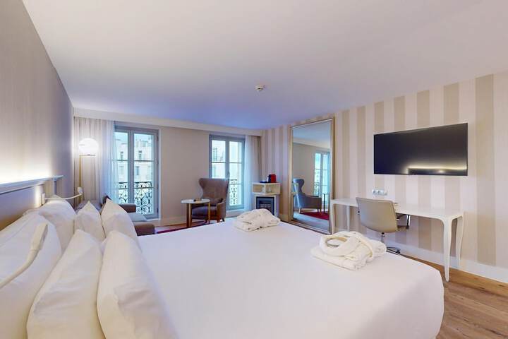 Room 26 of 60