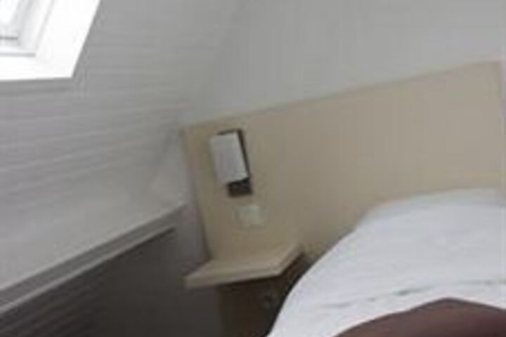 Room 12 of 60