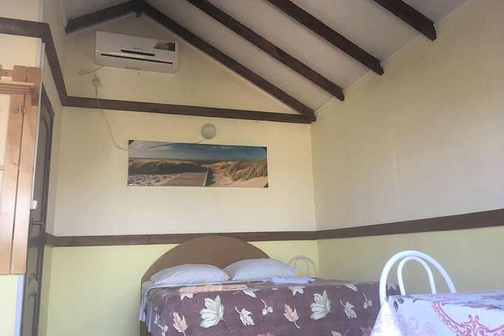 Room 11 of 28