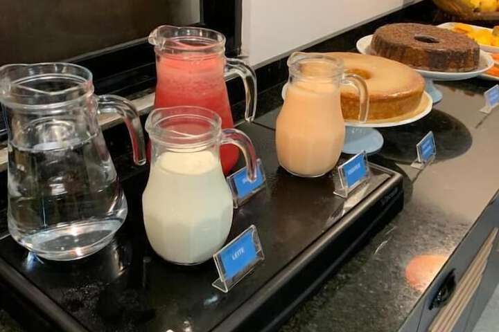Breakfast/Coffee Service 8 of 10