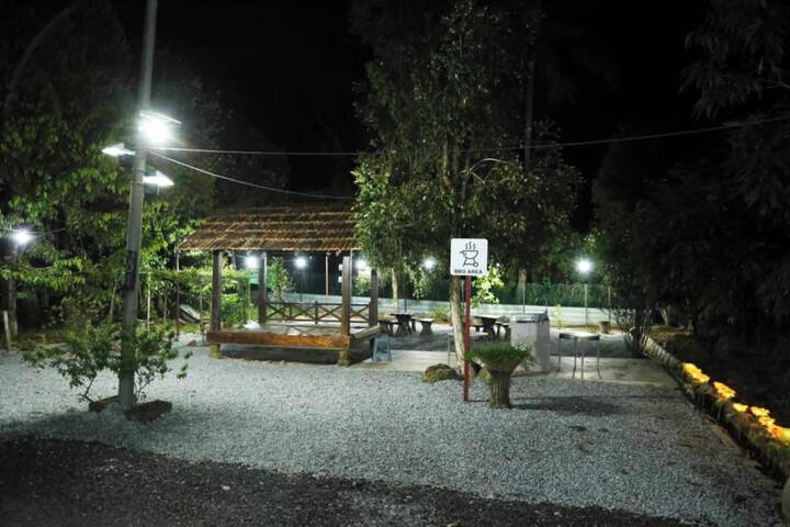 Hotel Exterior 31 of 31