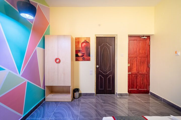 Room 9 of 37