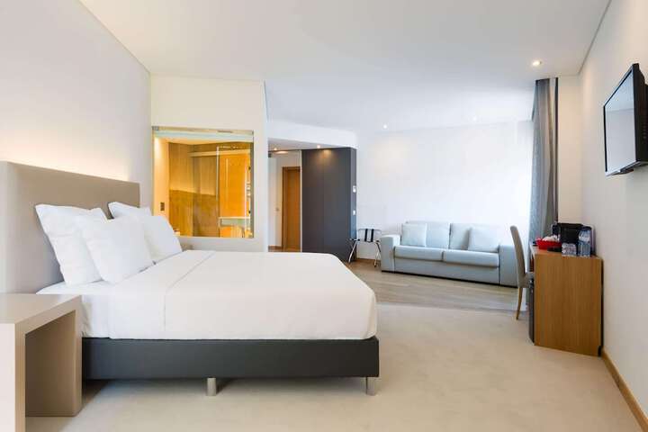 Room 15 of 47