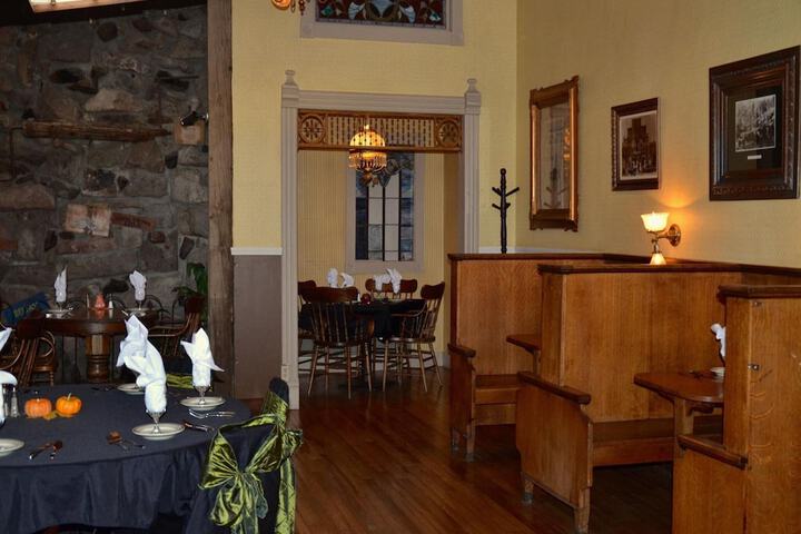 Dining 75 of 135