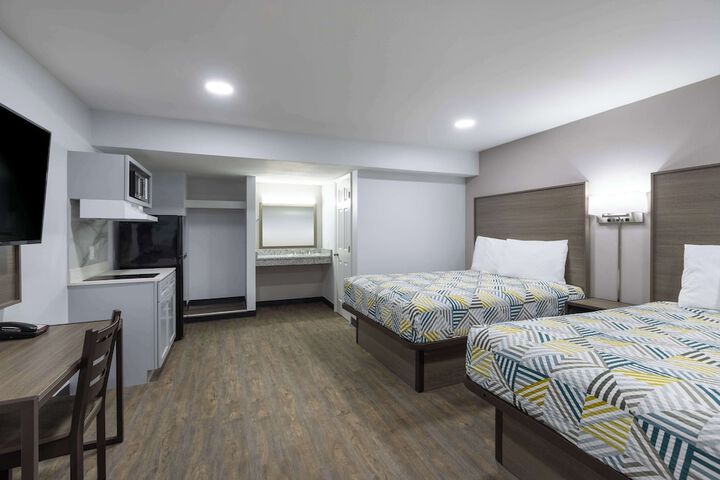 Room 15 of 27