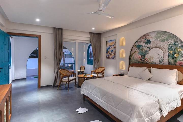 Room 2 of 11
