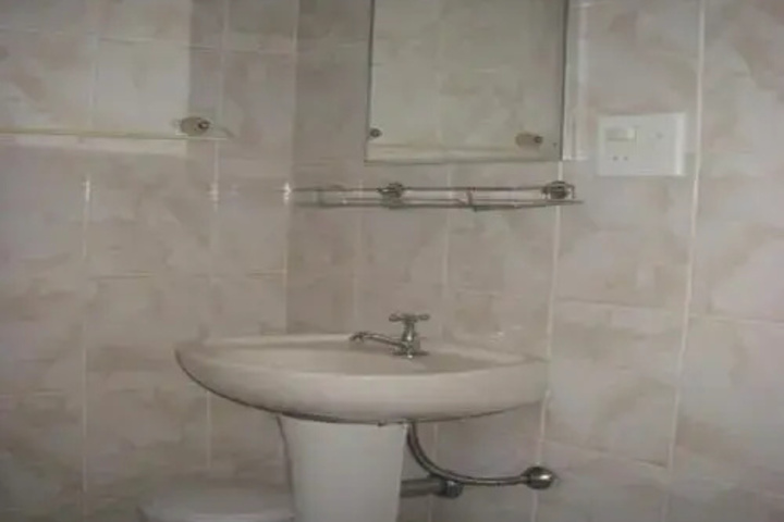 Room 5 of 11