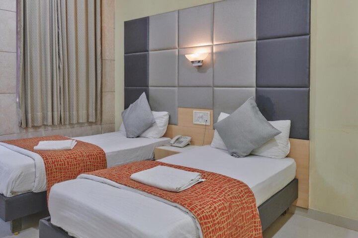 Room 17 of 27