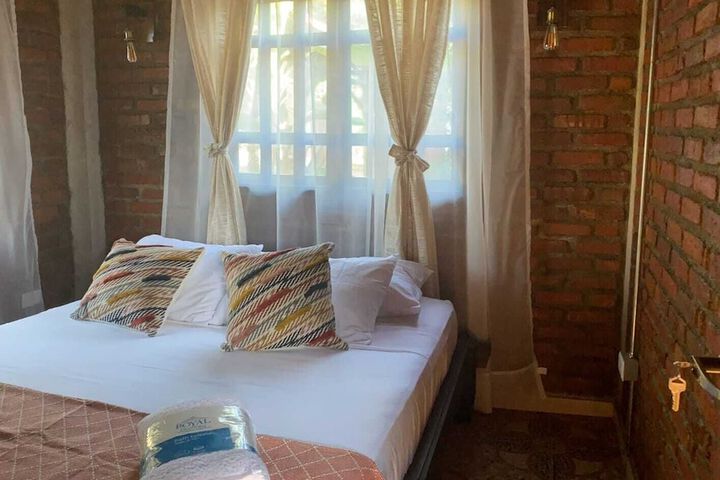 Room 6 of 26