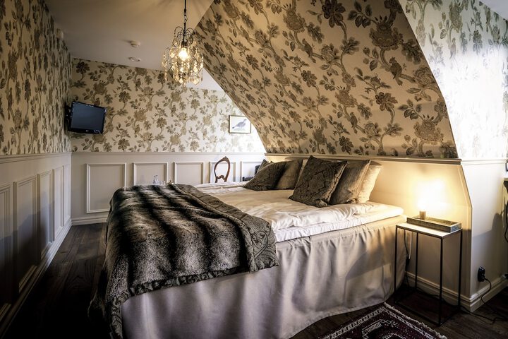 Room 19 of 74