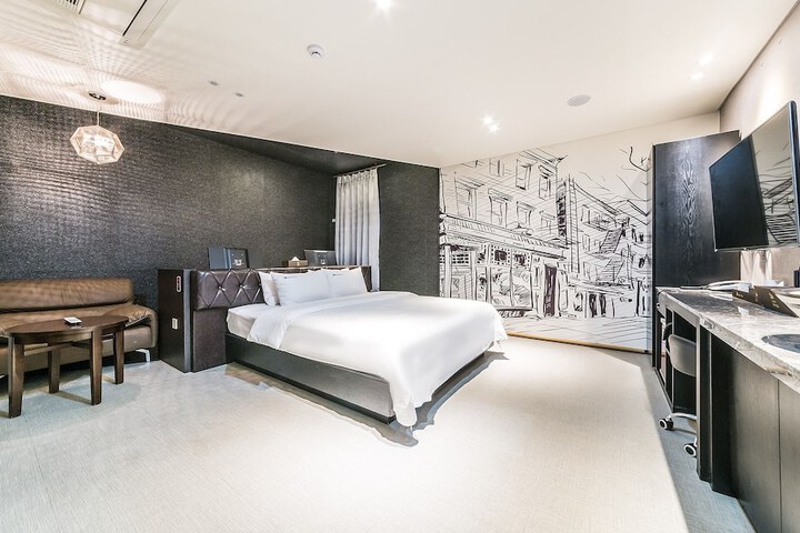 Room 11 of 49
