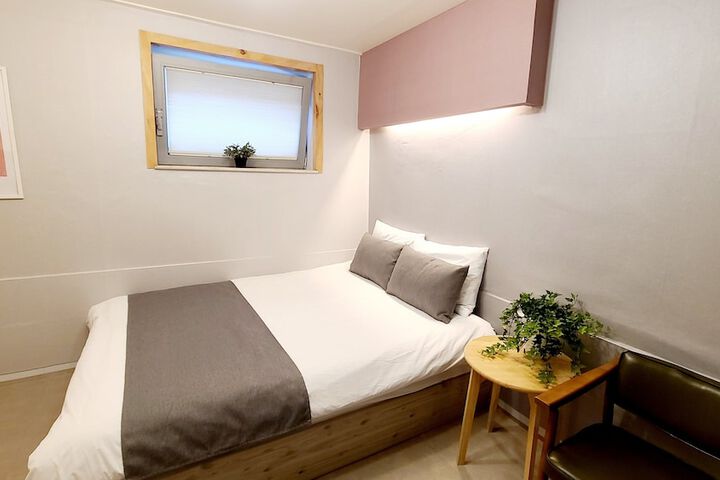 Room 25 of 84