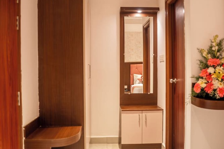 Room 35 of 76