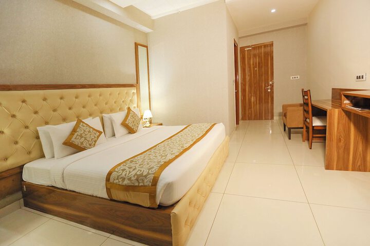 Room 31 of 77