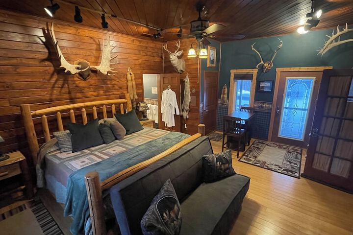 Room 3 of 61
