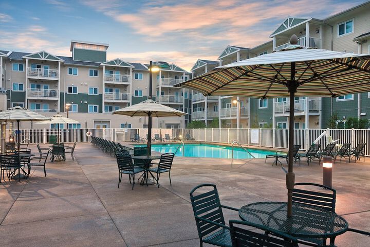 Pools & Facilities