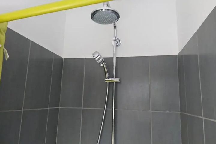 Room 6 of 15
