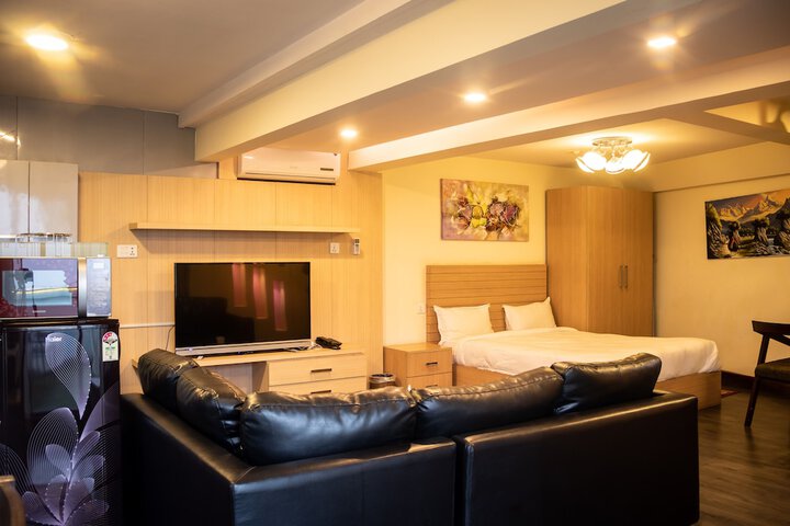 Room 27 of 39