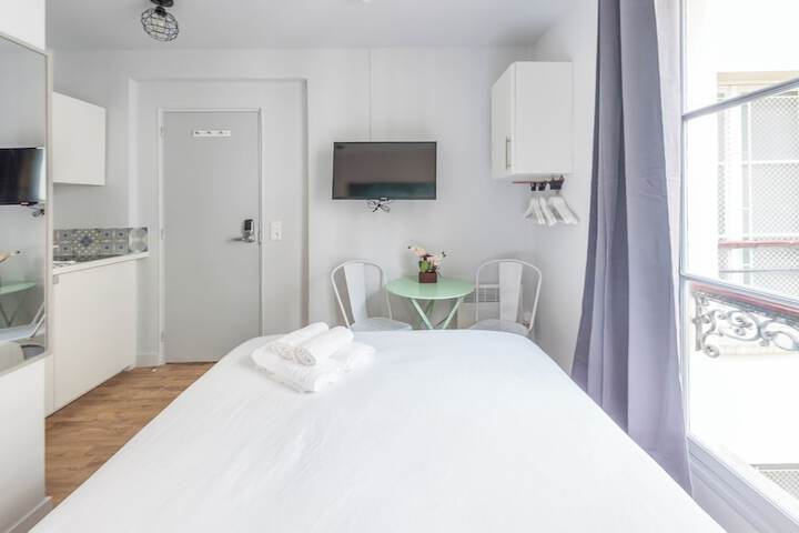 Room 33 of 60