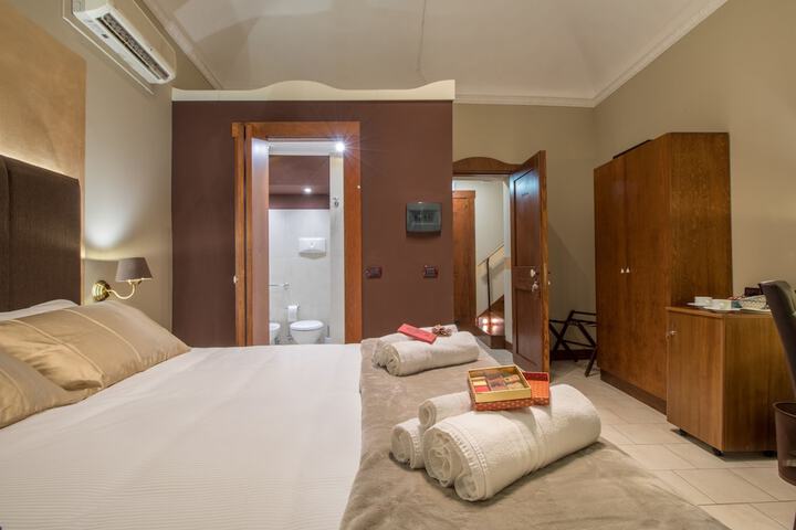 Room 5 of 41
