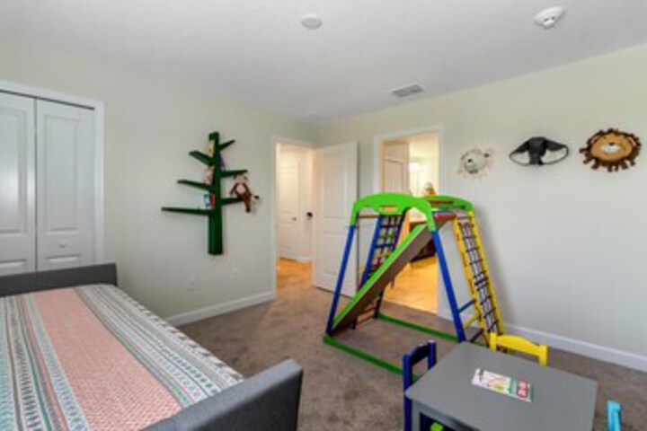 Room 35 of 53