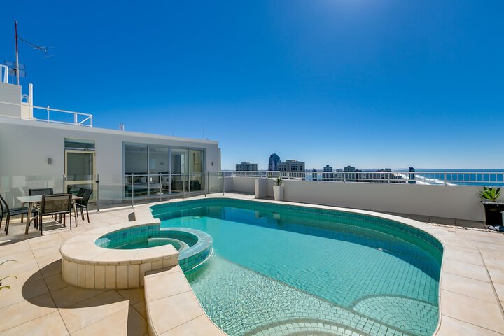 Pool 17 of 27
