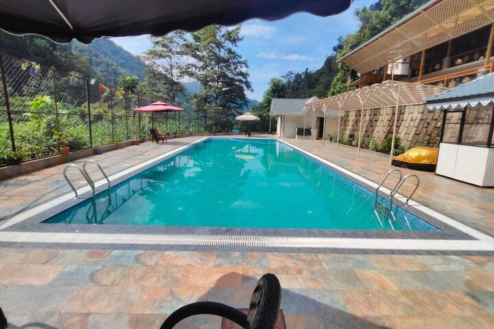 Pool 42 of 73