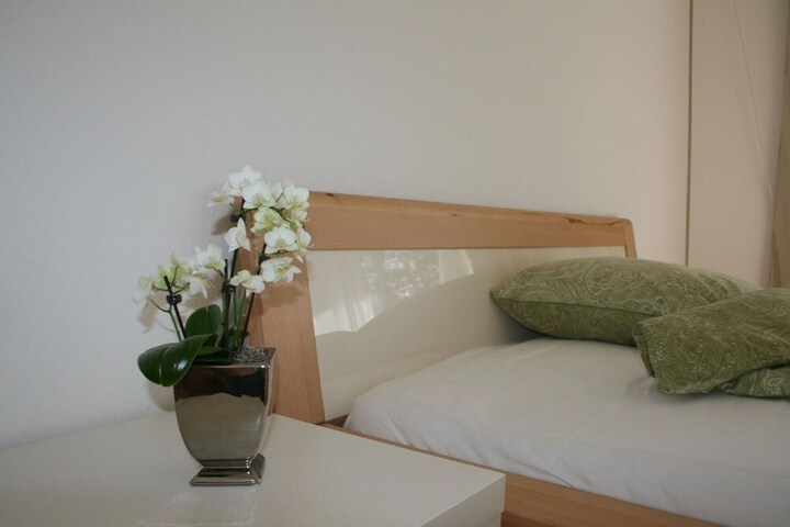 Room 4 of 20