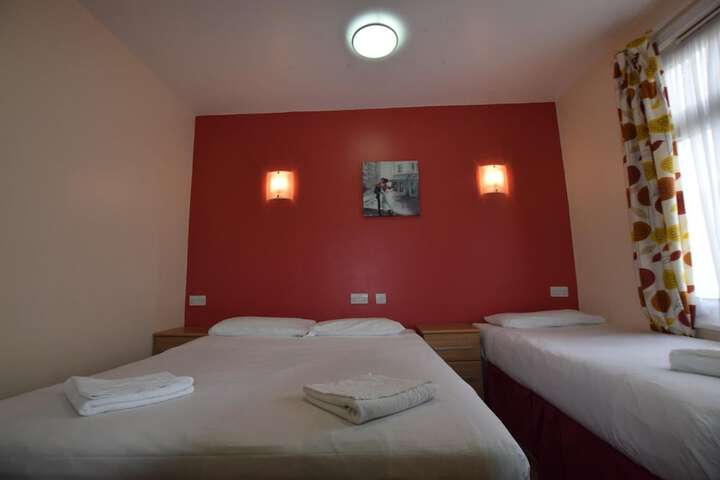 Room 25 of 40