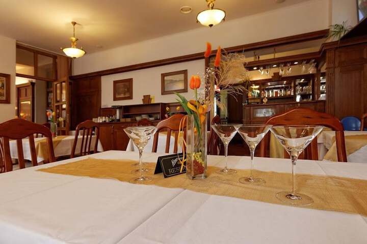 Dining 48 of 66