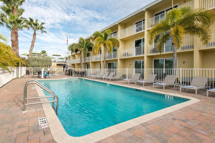 2 Queen Beds Marina View (2 of 15)