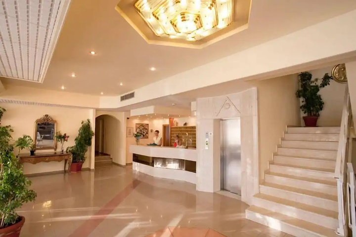 Hotel Golden Odyssey