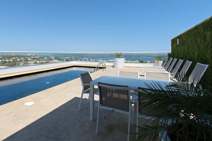 Hotel with Pool
