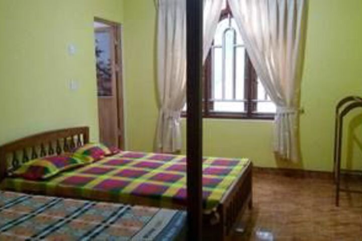 Room 8 of 14