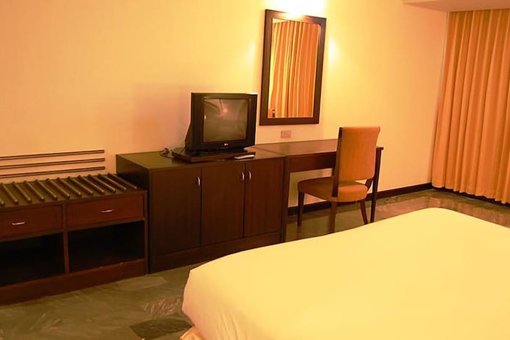 Room 5 of 43