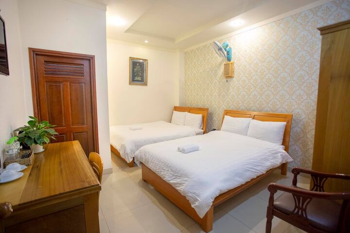 Room 2 of 15