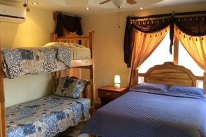 Room 7 of 12