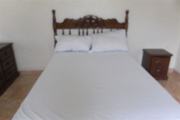 Room 6 of 13