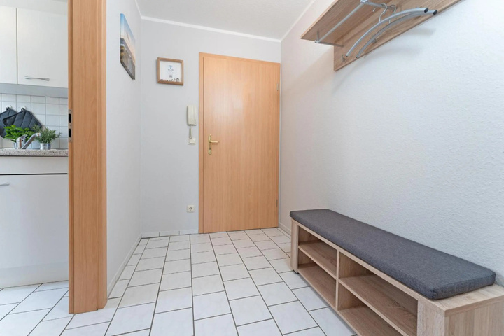Room 5 of 16