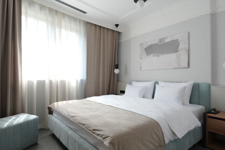 Room 11 of 38