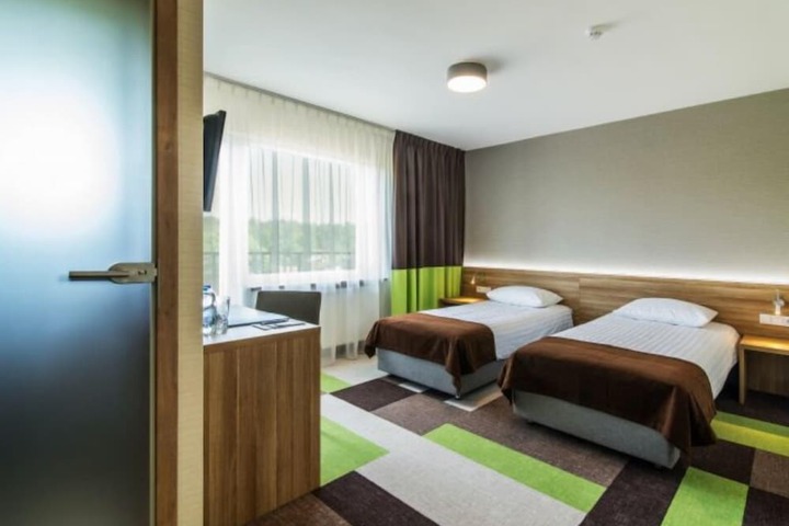 Room 6 of 44
